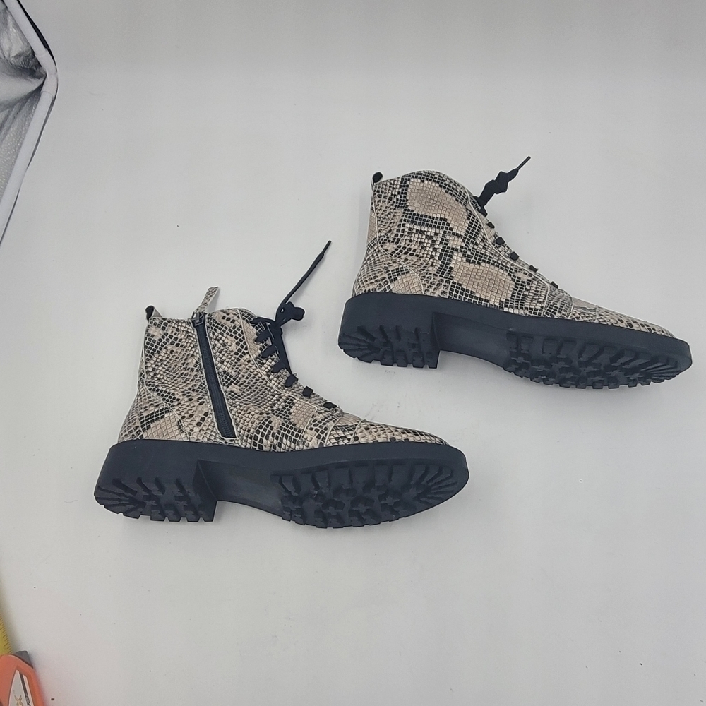 NWT Linea Paolo Women's Trinity Cream Snake Print Leather Combat Boots Size 9.5 - Picture 12 of 12